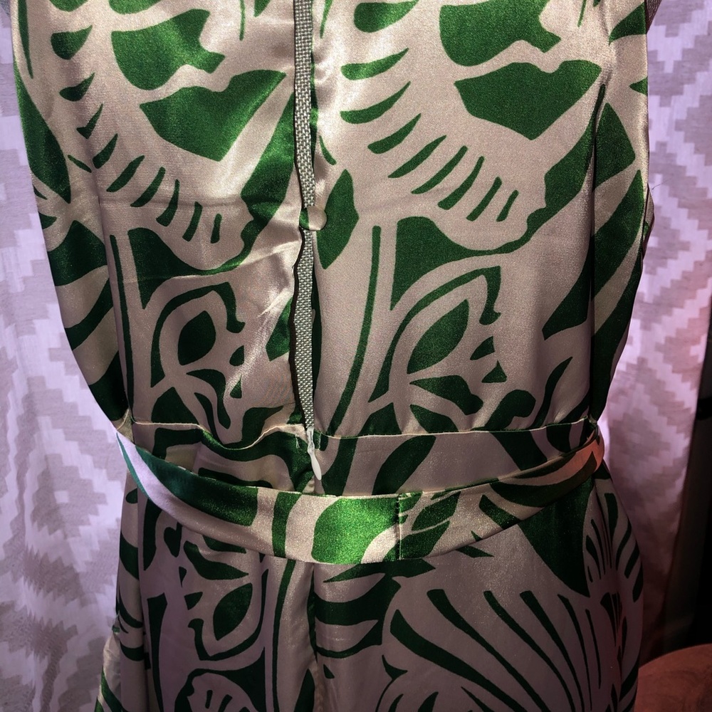 Queen Bee Maternity Dress View 4